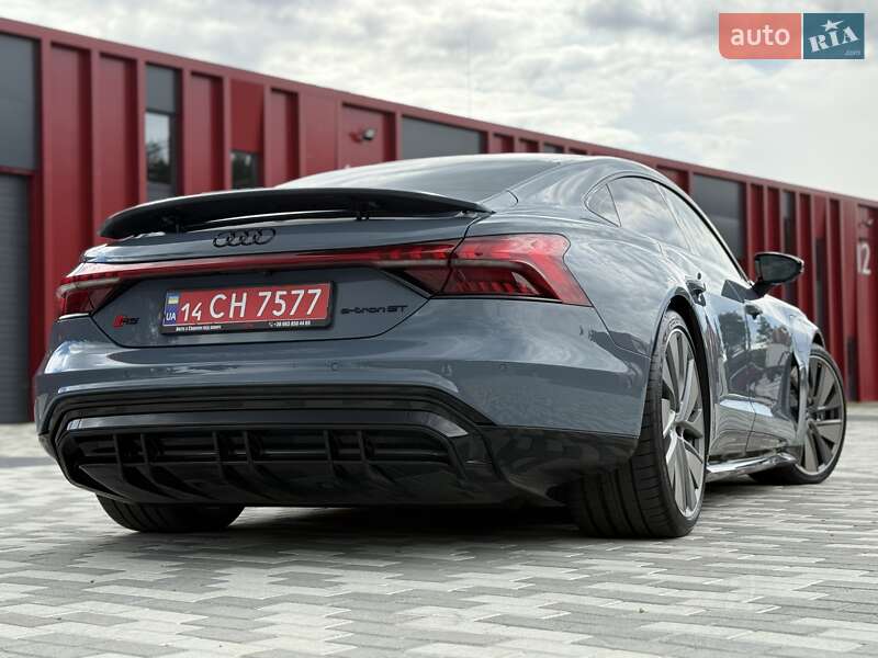 Купе Audi RS e-tron GT 2021 в Буковеле