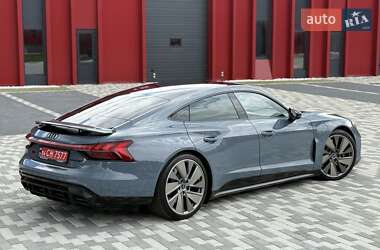 Купе Audi RS e-tron GT 2021 в 