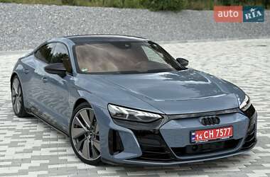 Купе Audi RS e-tron GT 2021 в 