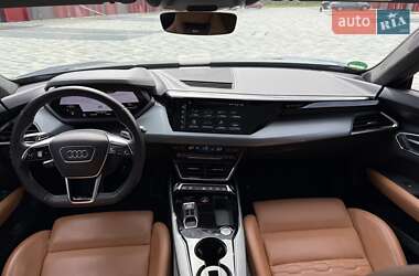 Купе Audi RS e-tron GT 2021 в 