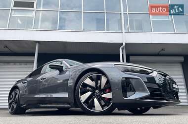 Купе Audi RS e-tron GT 2022 в 