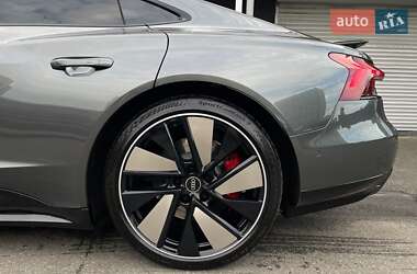 Купе Audi RS e-tron GT 2022 в 