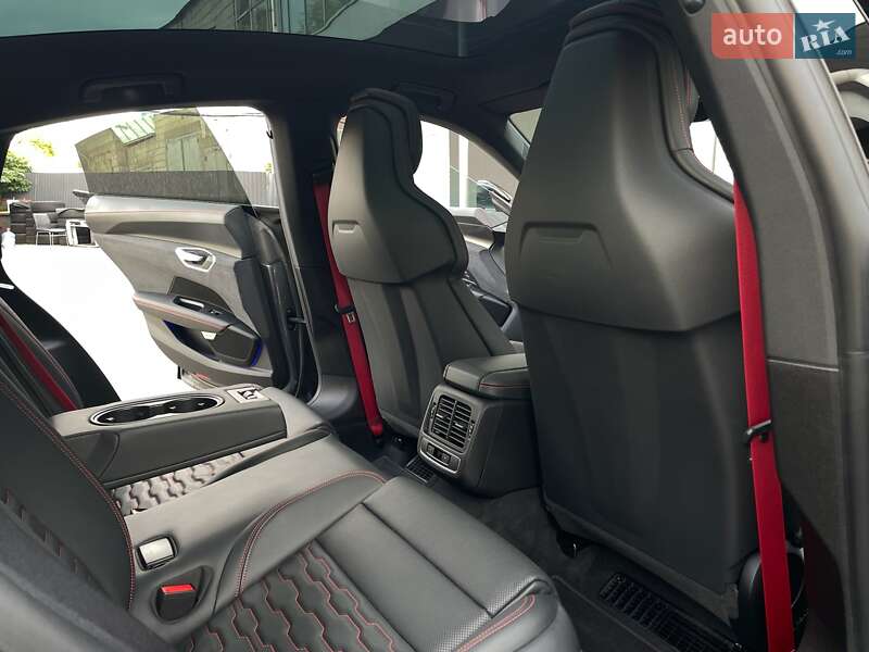 Купе Audi RS e-tron GT 2022 в Києві