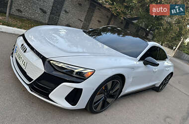 Купе Audi RS e-tron GT 2022 в 