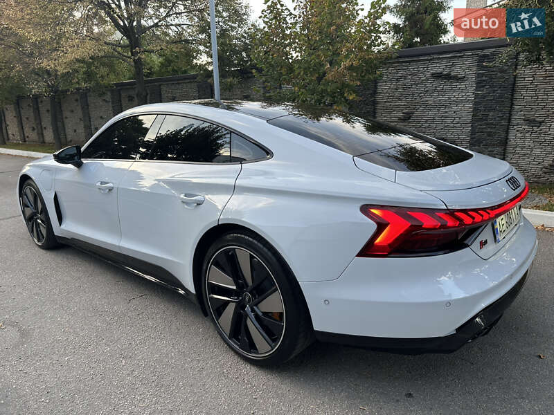 Купе Audi RS e-tron GT 2022 в Дніпрі