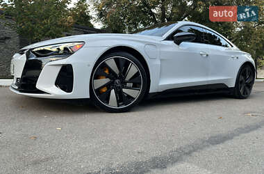 Купе Audi RS e-tron GT 2022 в 
