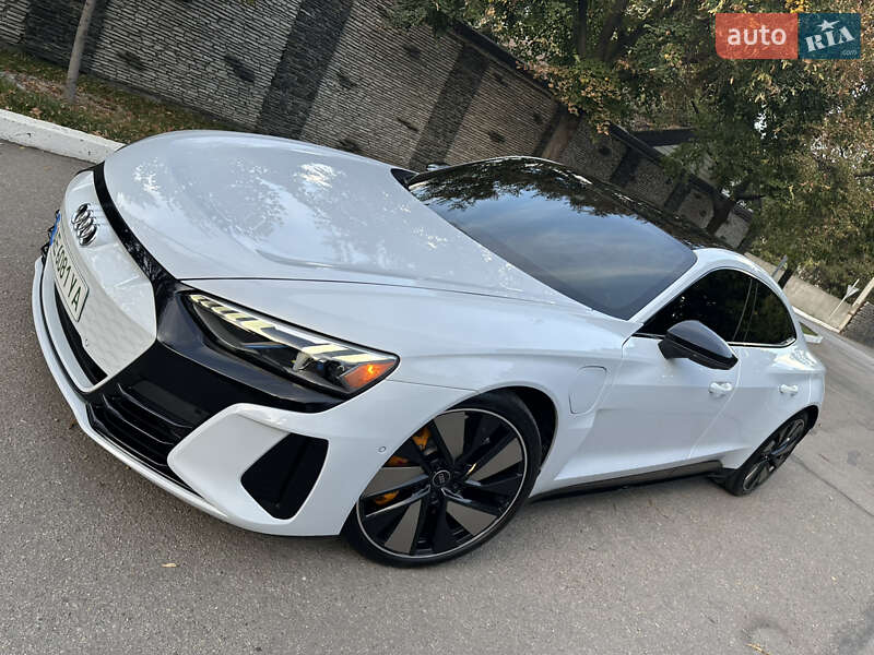 Купе Audi RS e-tron GT 2022 в Дніпрі