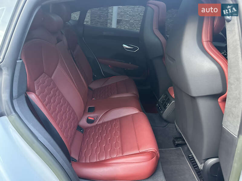Купе Audi RS e-tron GT 2022 в Дніпрі