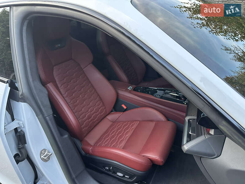 Купе Audi RS e-tron GT 2022 в Дніпрі