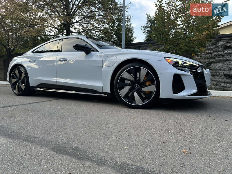 Купе Audi RS e-tron GT 2022 в Дніпрі