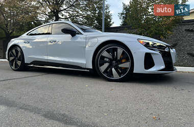 Купе Audi RS e-tron GT 2022 в 