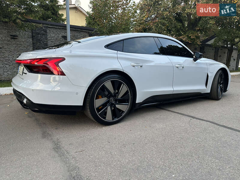 Купе Audi RS e-tron GT 2022 в Дніпрі