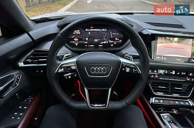 Купе Audi RS e-tron GT 2022 в 
