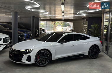 Купе Audi RS e-tron GT 2022 в 