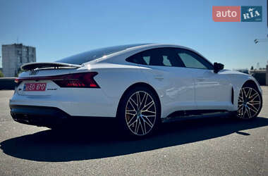 Купе Audi RS e-tron GT 2024 в 