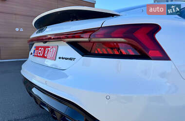 Купе Audi RS e-tron GT 2024 в 