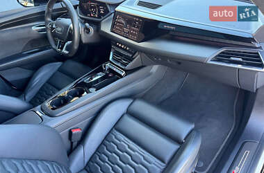 Купе Audi RS e-tron GT 2024 в 