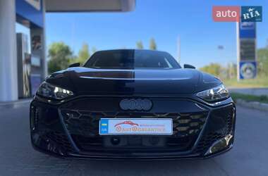 Купе Audi RS e-tron GT 2023 в 