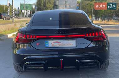 Купе Audi RS e-tron GT 2023 в 