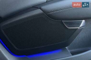 Купе Audi RS e-tron GT 2023 в 