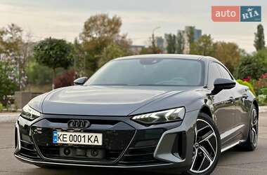 Купе Audi RS e-tron GT 2022 в 