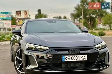 Купе Audi RS e-tron GT 2022 в 