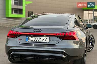 Купе Audi RS e-tron GT 2022 в 