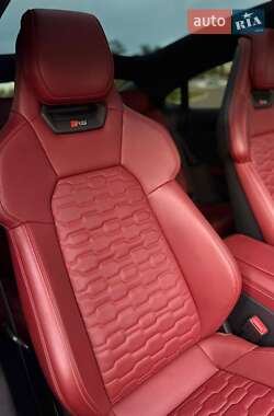Купе Audi RS e-tron GT 2022 в 