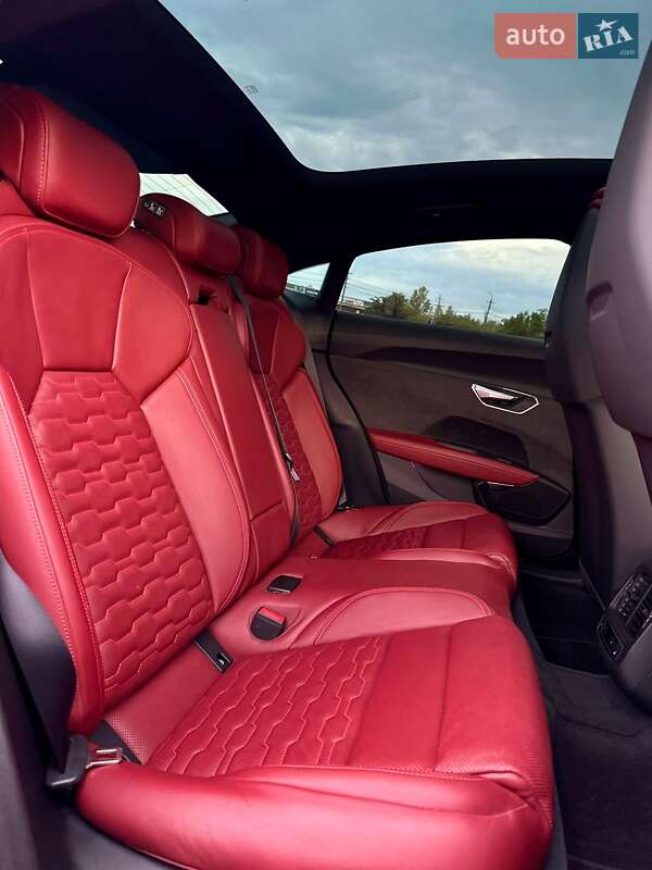 Купе Audi RS e-tron GT 2022 в Кривом Роге