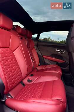 Купе Audi RS e-tron GT 2022 в 