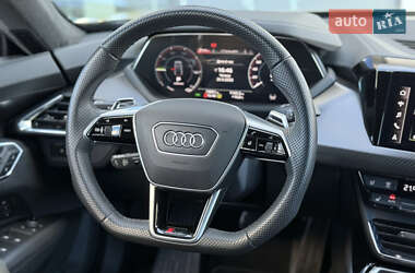 Купе Audi RS e-tron GT 2021 в 