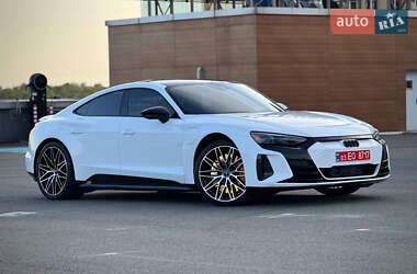 Купе Audi RS e-tron GT 2024 в 