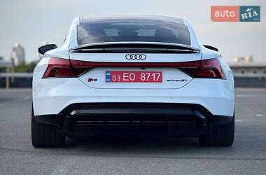 Купе Audi RS e-tron GT 2024 в 