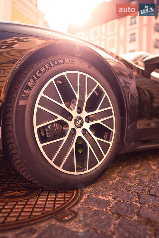 Купе Audi RS e-tron GT 2021 в Киеве