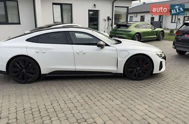 Купе Audi RS e-tron GT 2021 в 