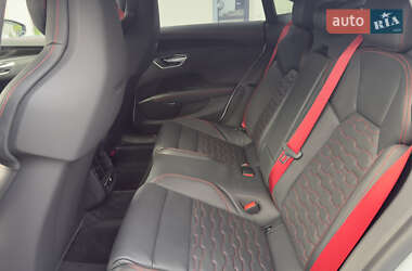 Купе Audi RS e-tron GT 2021 в 