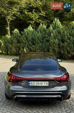 Купе Audi RS e-tron GT 2022 в 