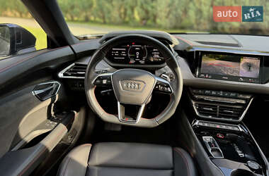 Купе Audi RS e-tron GT 2022 в 