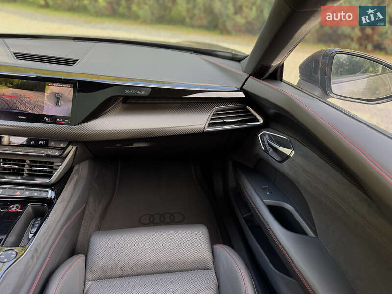 Купе Audi RS e-tron GT 2022 в Мукачево