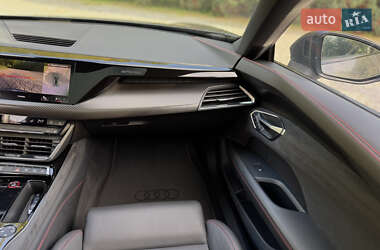 Купе Audi RS e-tron GT 2022 в 