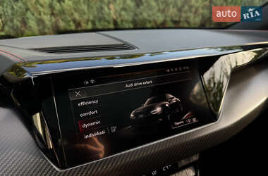 Купе Audi RS e-tron GT 2022 в 