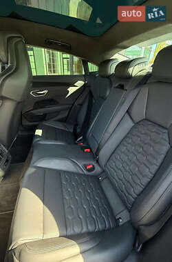 Купе Audi RS e-tron GT 2024 в 