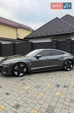 Купе Audi RS e-tron GT 2021 в 