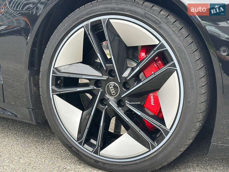 Купе Audi RS e-tron GT 2023 в Киеве