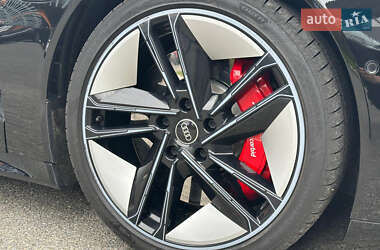Купе Audi RS e-tron GT 2023 в 