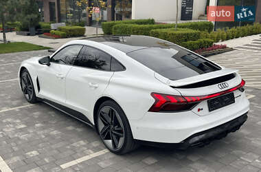 Купе Audi RS e-tron GT 2021 в 