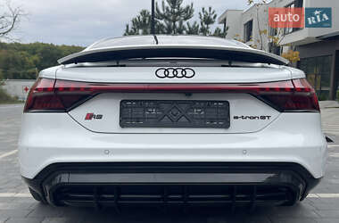 Купе Audi RS e-tron GT 2021 в 