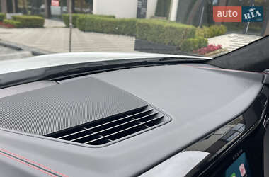 Купе Audi RS e-tron GT 2021 в 