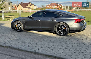 Купе Audi RS e-tron GT 2024 в 