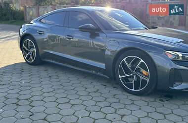 Купе Audi RS e-tron GT 2024 в 